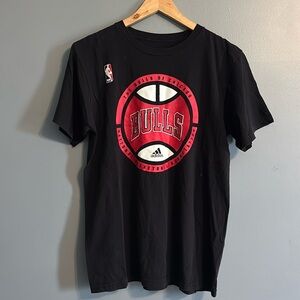 Adidas Chicago Bulls t-shirt, size medium